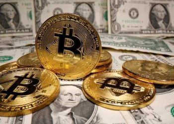 Kriptovalutat do të zëvendësojnë dominimin e dollarit falë luftës