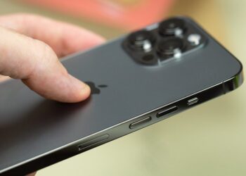 Sipas një analisti të njohur iPhone 15 do të ketë një lente periskopi