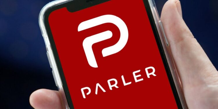 Kanye West blen rrjetin social Parler