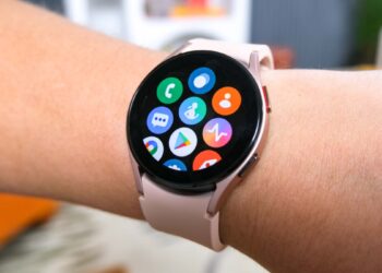 Samsung Galaxy Watch 4, kujdes nga përditësimi më i fundit: bllokon orën përgjithmonë!
