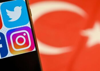 Turqia bllokon mediat sociale pas sulmit