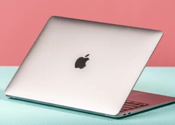 Apple, një MacBook Air i ri 15 inç në 2023