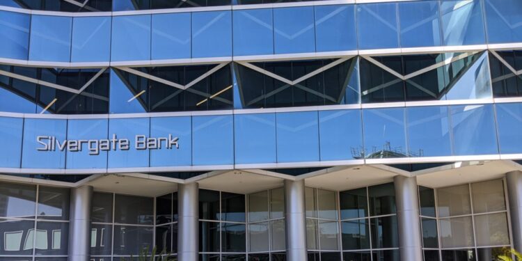 Silvergate, “kriptobanka” shembet në bursë: është viktima e fundit e skandalit FTX