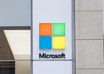 Inteligjenca artificiale, Microsoft shkarkon ekipin e ekspertëve