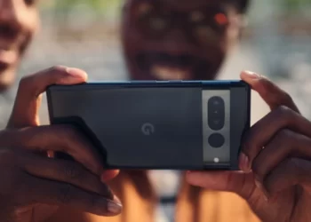 Google Pixel 8 Pro shfaqet në ueb! Fotot dhe specifikat. Ja çfarë ndryshon
