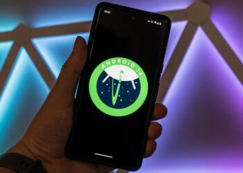 Android 14 do të lejojë t’iu përgjigjeni thirrjeve nga tabletët