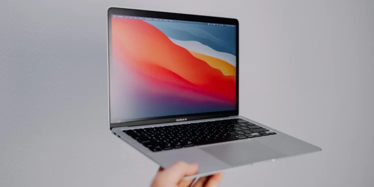 A do të prezantojë Apple një MacBook Air 15 inç?