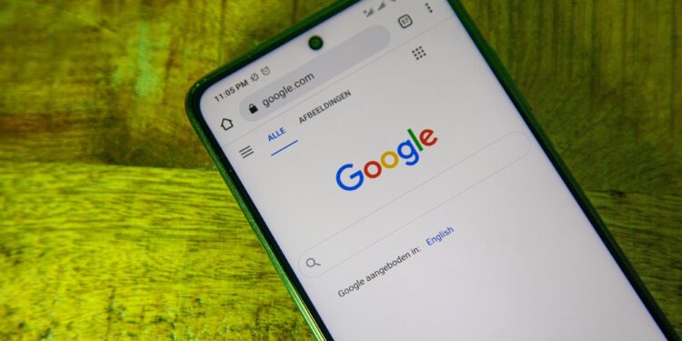 Google, mbërrin dizajni i ri i kërkimit në Android: ju pëlqen?