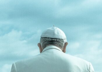 Papa Françesku flet për rreziqet e mundshme të AI