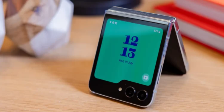 Samsung Galaxy Z Flip 5, testi i parë i rezistencës online: a është më i mirë se Flip 4?