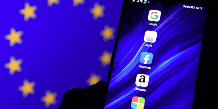 “Pesë shtyllat” e BE-së dixhitale: midis Big Tech, privatësisë së të dhënave dhe AI