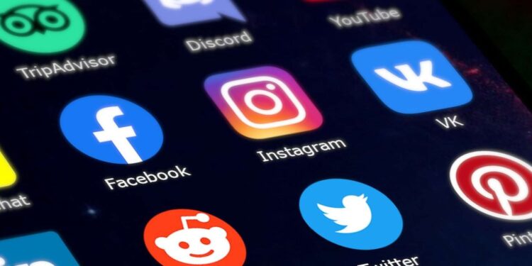 Meta ndan Facebook dhe Instagram për të respektuar DMA