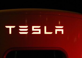 Tesla dëshiron të lançojë një aplikacion për Apple Watch