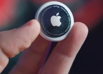 Apple nën akuzë: AirTag armë e përsosur për stalker-at
