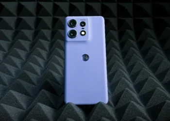 Edge 50 Pro: Motorola zbulon xhevahirin e saj të ri që rikarikohet në vetëm 18 minuta
