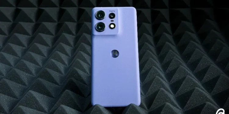 Edge 50 Pro: Motorola zbulon xhevahirin e saj të ri që rikarikohet në vetëm 18 minuta