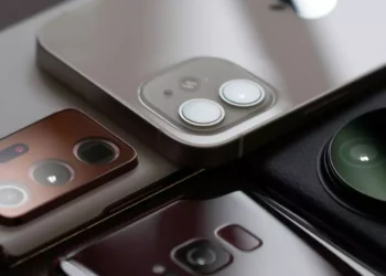 Tregu i telefonave inteligjentë: Samsung ia kalon sërish Apple-it