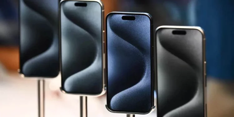 Apple zbulon vitet e suportit për iPhone 15