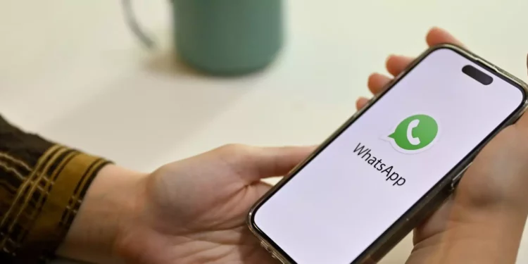 WhatsApp teston ndërfaqen e re për statuset në stilin e Instagram