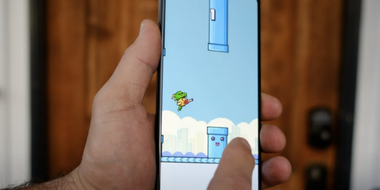 Flappy Bird rikthehet në fluturim pas një dekade