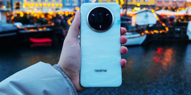 Realme debuton në MWC 2025: Seria 14 Pro që ndryshon ngjyrat po vjen