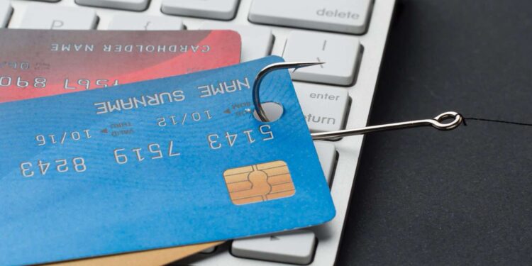 Mbi 2 milionë karta krediti kanë përfunduar në dark web
