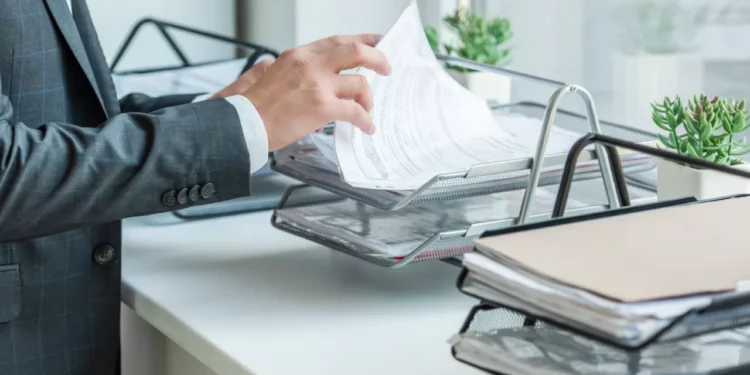 AI mund të eliminojë 50% të vendeve të punës në zyrë, thotë CEO i Anthropic