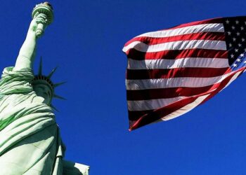 Pushime në SHBA? Kini kujdes me memet që keni në smartfonin tuaj