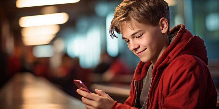 Studim/ Fëmijët kufizojnë përdorimin e smartphone për të menaxhuar shëndetin mendor