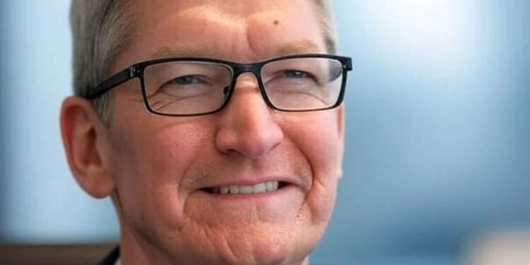 Tim Cook do të drejtojë ekipin e dizajnit të Apple