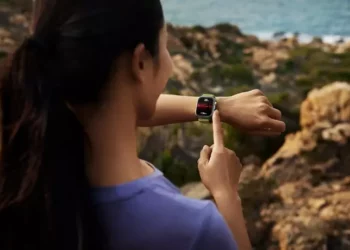 Smartwatch-ët i bëjnë evropianët më të vetëdijshëm për shëndetin