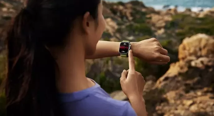 Smartwatch-ët i bëjnë evropianët më të vetëdijshëm për shëndetin