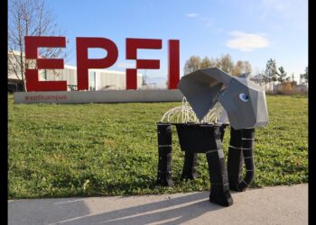 A jeni gati të shihni elefantin e parë robot duke luajtur bowling?(video)