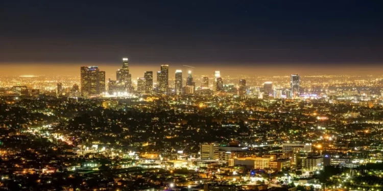 Çfarë ndodh nëse të gjitha dritat në botë ndizen në të njëjtën kohë?