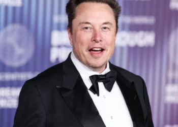 Elon Musk/Postimet e tij rindezin debatin mbi mizogjininë dhe racizmin