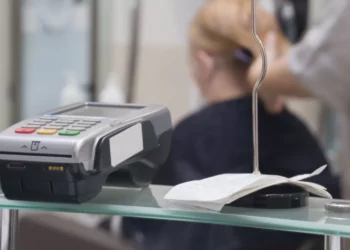 Përpiqen të vjedhin para nga një bankë duke lidhur një Raspberry Pi me një bankomat, ja cfarë ndodhi