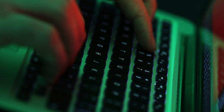 Shantazh ndaj drejtorëve pas pretendimeve për shkelje të të dhënave në Oracle