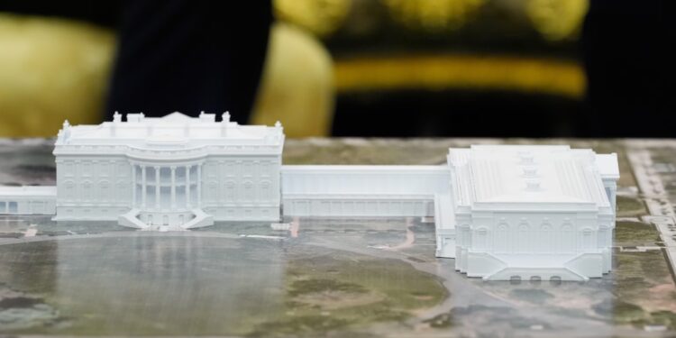 Silicon Valley në shërbim të Trump: Teknologjia paguan për sallën e ballos