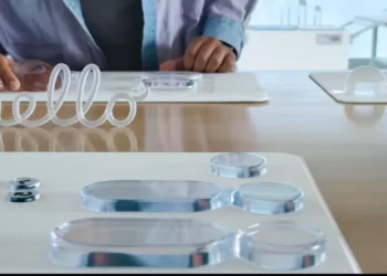 Apple prezanton opsionin “Tinted” në dizajnin Liquid Glass: më shumë kontroll për përdoruesit