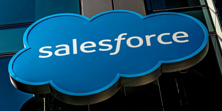 Salesforce sfidon Microsoft e Google: prezanton “AgentForce 360