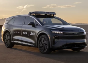 Robotaxitë premium nga Uber në San Francisko — sfida drejt Waymo-s