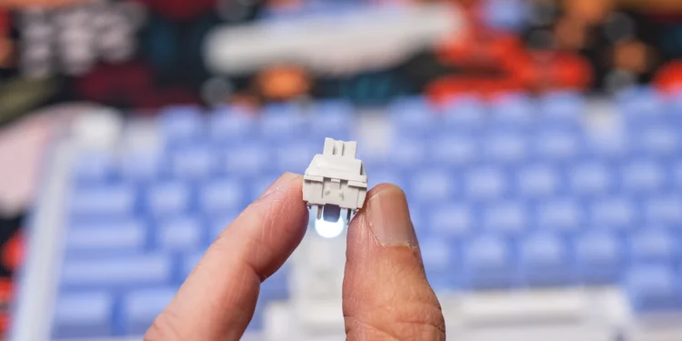 Logitech K98M: Tastiera mekanike kompakte që po tërheq vëmendje