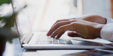 HP dhe Dell çaktivizojnë mbështetjen HEVC në disa laptopë, pavarësisht se procesorët e përkrahin