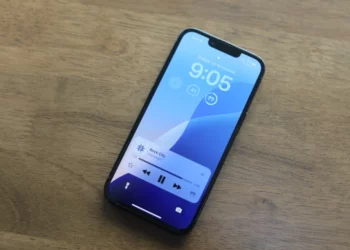 Apple ndryshon rregullat e lojës – iPhone me lidhje satelitore dhe navigim pa internet