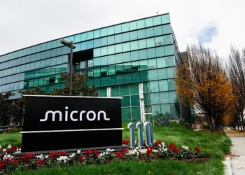 Fabrika gjigante e çipeve e Micron vendos fatin e një 91-vjeçareje në pikëpyetje