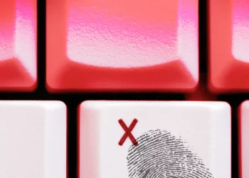 Meta përballet me akuzat: “Shkarkimet e pornografisë ishin për përdorim personal”