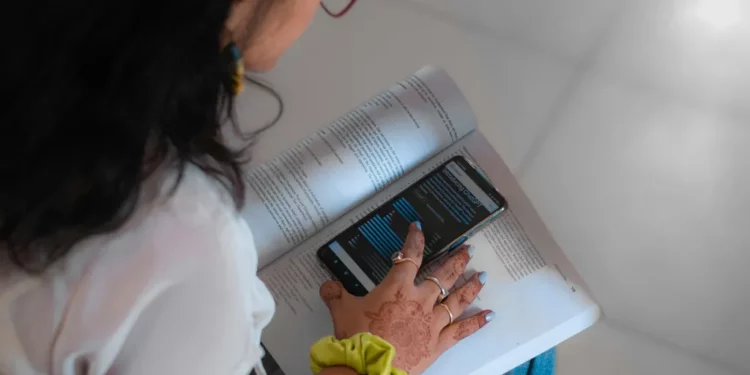 Një test i ri zbulon sa mirë i mbrojnë chatbotët njerëzit nga dëmet emocionale