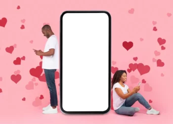 Dashuria digjitale: Si lidhjet me chatbot po sfidojnë martesat tradicionale