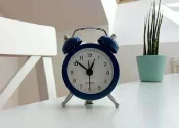 AI që s’di të lexojë orën: Kur inteligjenca artificiale dështon në diçka të thjeshtë.