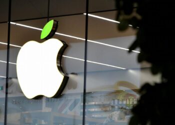Apple shtrëngon kontrollin mbi App Store: marrëveshja e re e kthen kompaninë në arkëtuese detyrimesh